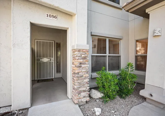 Listing Photo 4 - Condo for sale in building located at 16800 E El Lago Blvd, Fountain Hills, AZ 85268 - Unit #1056