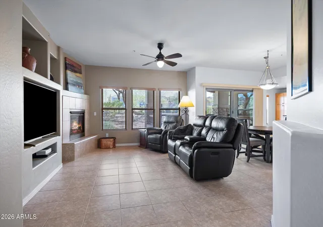 Listing Photo 5 - Condo for sale in building located at 16800 E El Lago Blvd, Fountain Hills, AZ 85268 - Unit #1056