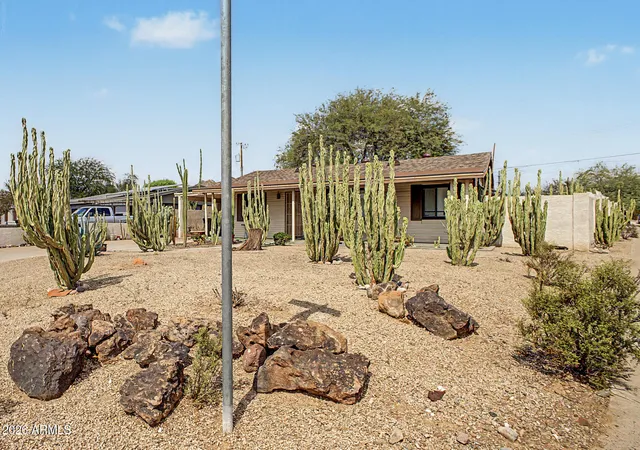 Photo 3 of Sale Pending at 8103 N 11th Street, Phoenix, AZ 85020 | MLS# 7067129 | Listing updated on 2026-08-29