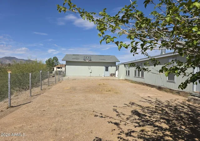 Photo 3 of Manufactured home for sale at 982 E Saguaro Dr, Globe, AZ 85501 | MLS# 7066714 | Listing updated on 2026-09-09