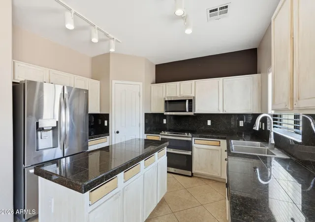 5th image of 10726 E Wallflower Ln, Florence, AZ 85132 | MLS# 7068752