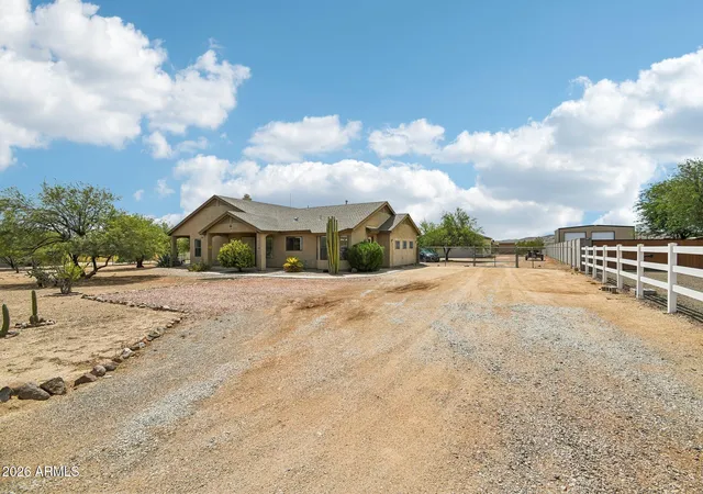 Photo 2 of Single family home for sale at 35942 N 10th Street, Phoenix, AZ 85086 | MLS# 7066880 | Listing updated on 2026-09-10