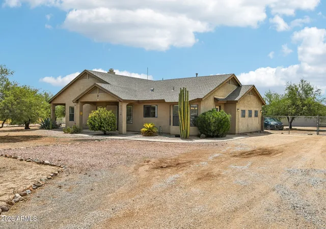Photo 2 of Single family home for sale at 35942 N 10th Street, Phoenix, AZ 85086 | MLS# 7066880 | Listing updated on 2026-09-10