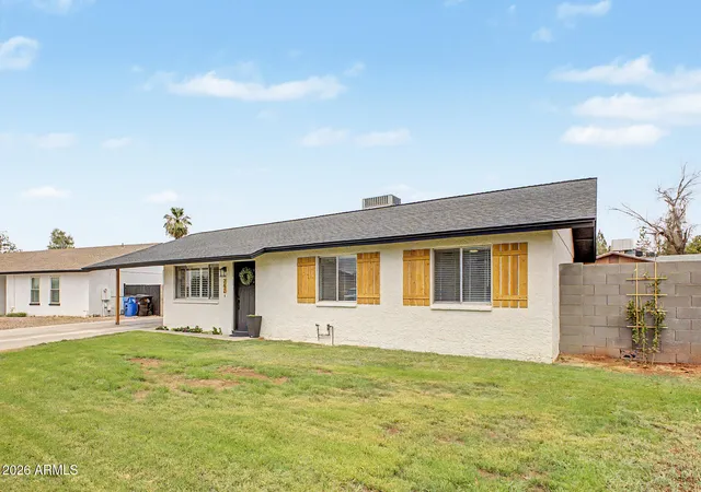 Photo 3 of Single family home for sale at 242 E Heather Ave, Gilbert, AZ 85234 | MLS# 7067637 | Listing updated on 2026-09-04