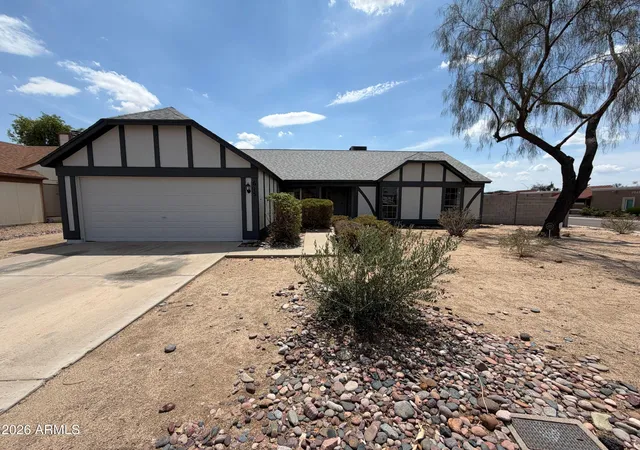 Photo 1 of Sale Pending at 615 W Montoya Ln, Phoenix, AZ 85027 | MLS# 7066901 | Listing updated on 2026-09-02