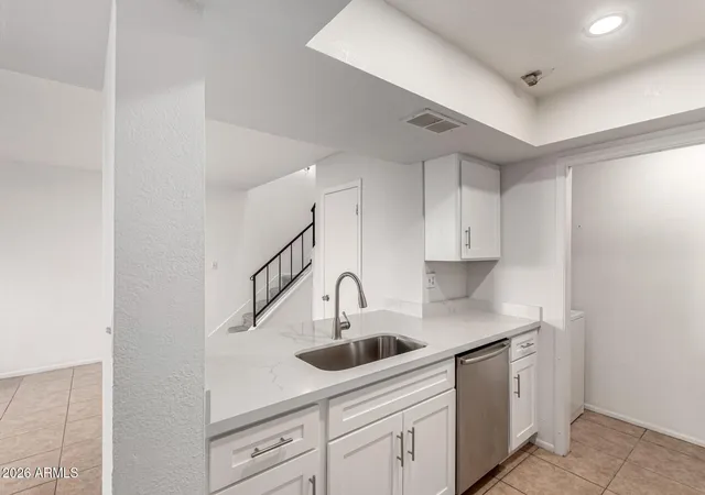 Townhouse for sale at 4428 E Wood St #595, Phoenix, AZ 85040 | MLS# 7067573