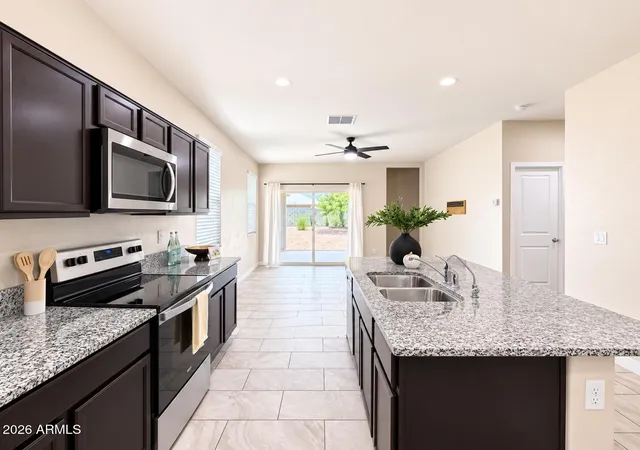 2nd image of 7836 W Riverside Ave, Phoenix, AZ 85043 | MLS# 7066995