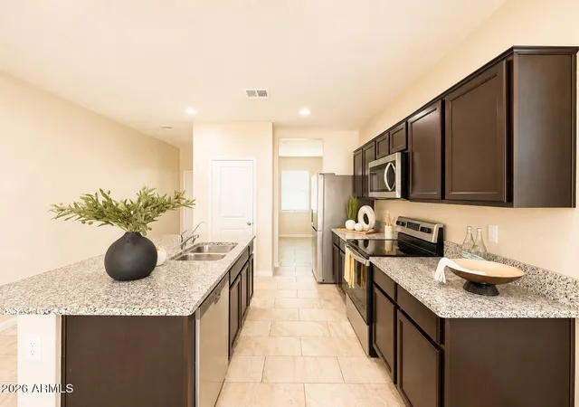 4th image of 7836 W Riverside Ave, Phoenix, AZ 85043 | MLS# 7066995