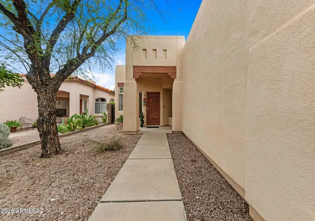 Photo 2 of Sale Pending at 6461 N Sun Blf Dr, Tucson, AZ 85704 | MLS# 7067126 | Listing updated on 2026-09-02
