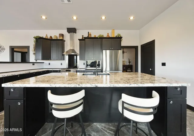 Photo 4 of Single family home for sale at 1008 W Honda Bow Rd, Phoenix, AZ 85086 | MLS# 7067217 | Listing updated on 2026-10-21