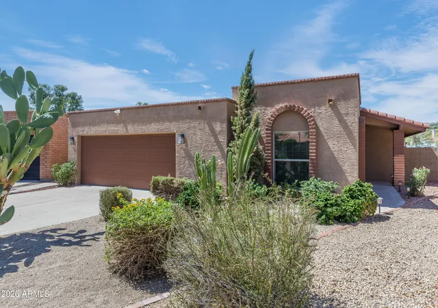 1st image of 15008 N 6th Cir, Phoenix, AZ 85023 | MLS# 7070724