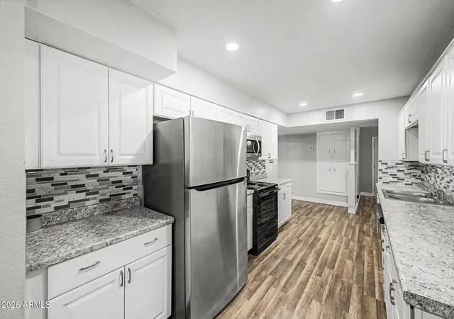Photo 4 of Sale Pending at 5827 W Montecito Ave, Phoenix, AZ 85031 | MLS# 7067699 | Listing updated on 2026-08-21
