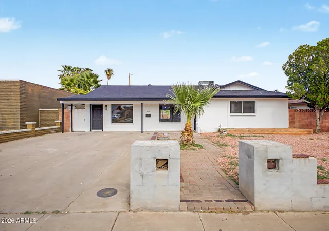 1st image of 5207 N 39th Dr, Phoenix, AZ 85019 | MLS# 7067477