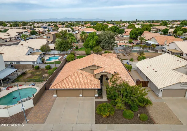 Photo 4 of Sale Pending at 15470 N 87th Drive, Peoria, AZ 85382 | MLS# 7067770 | Listing updated on 2026-09-17