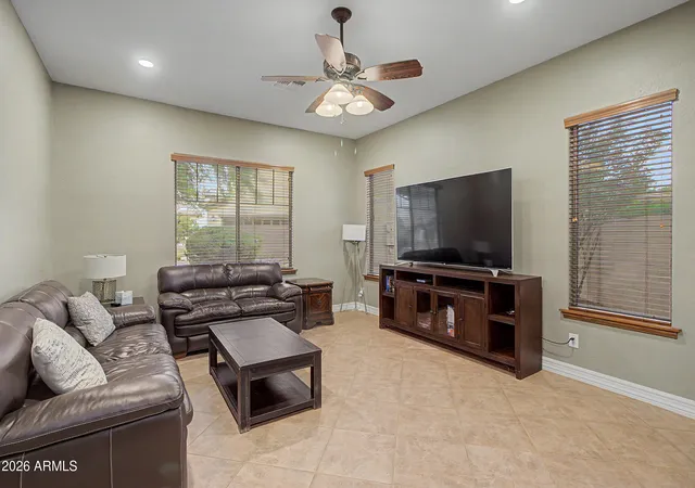 4th image of 1351 E Canary Dr, Gilbert, AZ 85297 | MLS# 7069354