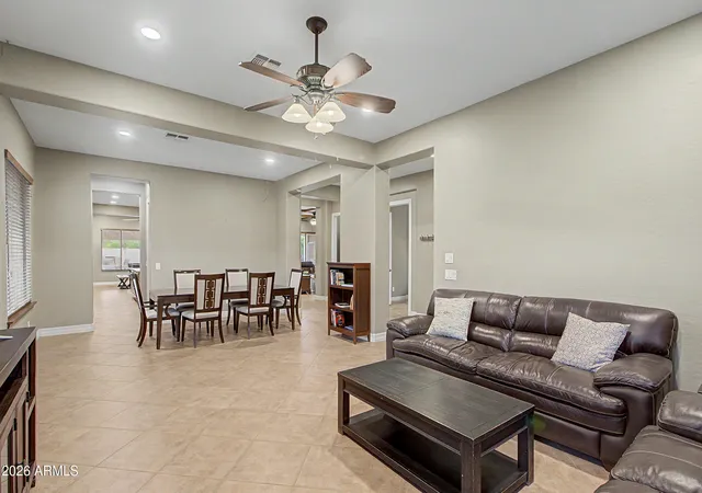 5th image of 1351 E Canary Dr, Gilbert, AZ 85297 | MLS# 7069354