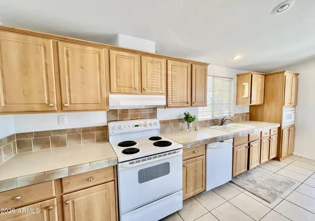 Photo 3 of Manufactured home for sale at 10960 N 67th Avenue #94, Glendale, AZ 85304 | MLS# 7067733 | Listing updated on 2026-09-11