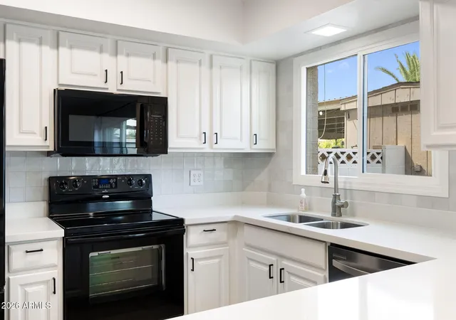 Photo 1 of Townhouse for sale at 8548 E Mcdonald Dr, Scottsdale, AZ 85250 | MLS# 7067632 | Listing updated on 2026-09-16