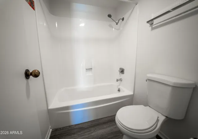 2nd image of 1701 W Tuckey Ln, Phoenix, AZ 85015
