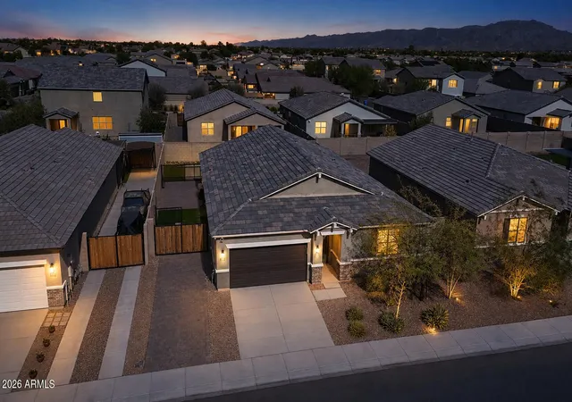 1st image of 7123 S 34th Ln, Phoenix, AZ 85041 | MLS# 7067805