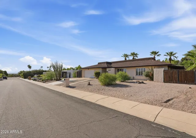 Photo 2 of Sale Pending at 2040 E State Ave, Phoenix, AZ 85020 | MLS# 7070635 | Listing updated on 2026-08-26