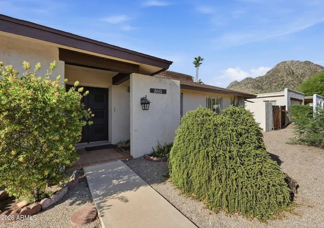 Photo 3 of Sale Pending at 2040 E State Ave, Phoenix, AZ 85020 | MLS# 7070635 | Listing updated on 2026-08-26