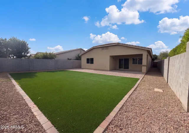 Photo 4 of Single family home for sale at 810 W Whistling Thorn Ave, San Tan Valley, AZ 85140 | MLS# 7067734 | Listing updated on 2026-09-19