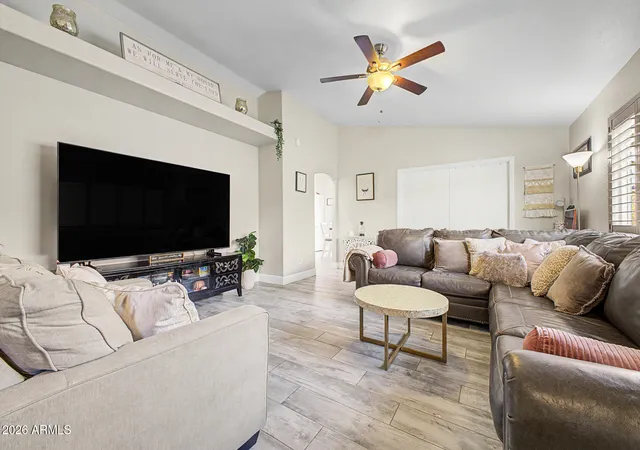 Photo 4 of Sale Pending at 4138 E Tanglewood Dr, Phoenix, AZ 85048 | MLS# 7068179 | Listing updated on 2026-09-11