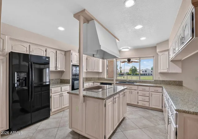 Photo 3 of Single family home for sale at 6091 W Rose Garden Ln, Glendale, AZ 85308 | MLS# 7067907 | Listing updated on 2026-08-19