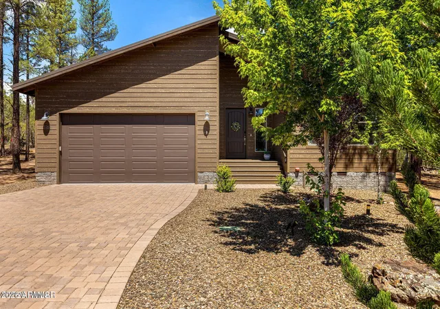 Photo 3 of Single family home for sale at 3161 N Eagle Landing Rd, Show Low, AZ 85901 | MLS# 7067883 | Listing updated on 2026-08-20