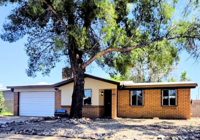 Photo 1 of Single family home for sale at 3865 Redwing Pl, Sierra Vista, AZ 85635 | MLS# 7067897 | Listing updated on 2026-08-18