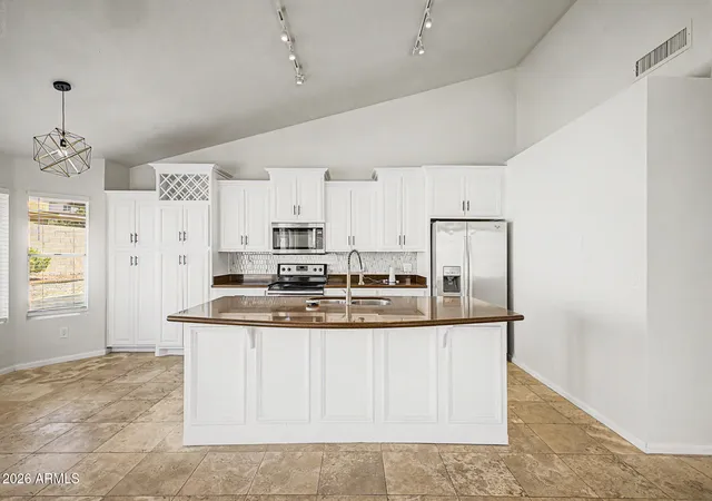 2nd image of 3834 E Windsong Dr, Phoenix, AZ 85048 | MLS# 7069031