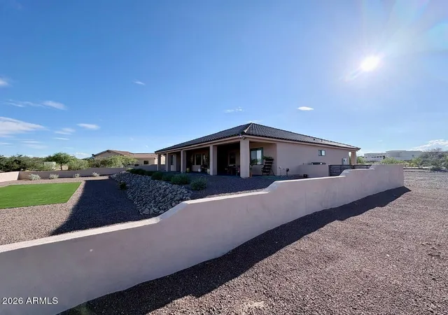 Photo 4 of Single family home for sale at 1055 Buckboard Trl, Wickenburg, AZ 85390 | MLS# 7067983 | Listing updated on 2026-08-19