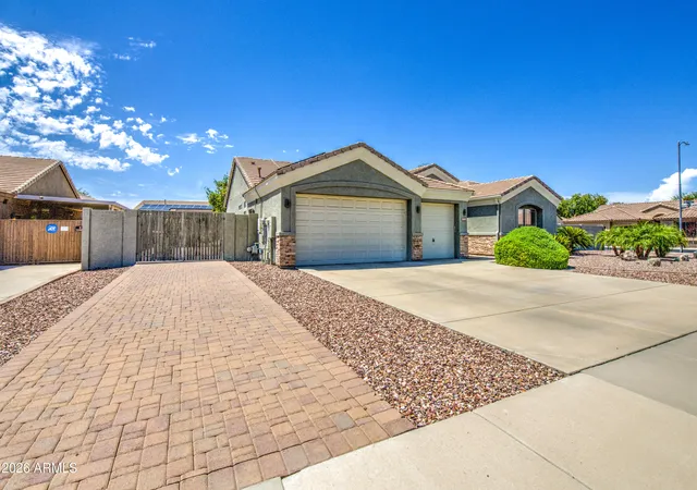 Photo 3 of Single family home for sale at 24632 N 46th Avenue, Glendale, AZ 85310 | MLS# 7068085 | Listing updated on 2026-10-11