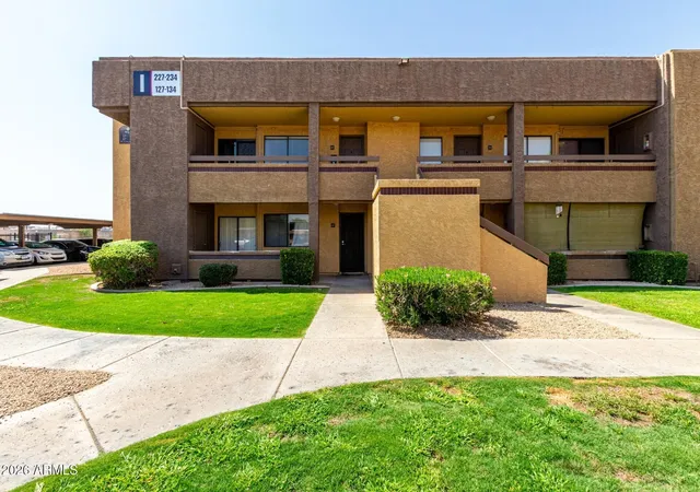 2nd image of 3601 W Tierra Buena Ln, Phoenix, AZ 85053