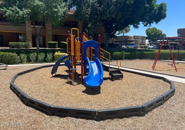 5th image of 3601 W Tierra Buena Ln, Phoenix, AZ 85053