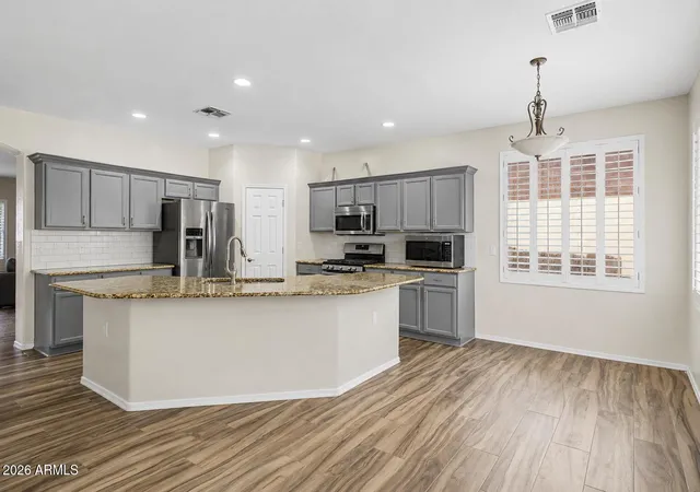 5th image of 26053 N 68Th Dr, Peoria, AZ 85383 | MLS# 7070067