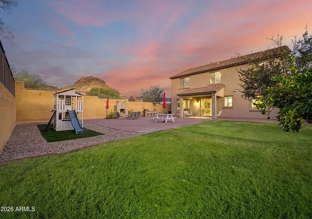 Photo 3 of Sale Pending at 9102 W White Feather Ln, Peoria, AZ 85383 | MLS# 7068568 | Listing updated on 2026-09-10