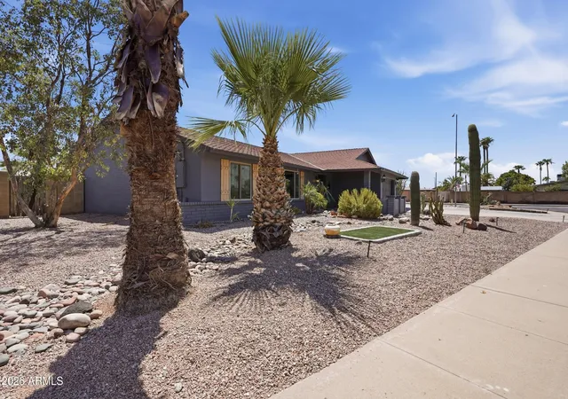 Photo 2 of Sale Pending at 2653 W Obispo Cir, Mesa, AZ 85202 | MLS# 7069785 | Listing updated on 2026-09-14