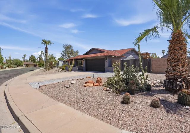Photo 3 of Sale Pending at 2653 W Obispo Cir, Mesa, AZ 85202 | MLS# 7069785 | Listing updated on 2026-09-14