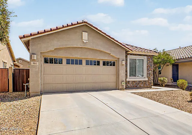 Photo 3 of Single family home for sale at 961 W Capulin Trl, San Tan Valley, AZ 85140 | MLS# 7069366 | Listing updated on 2026-10-04