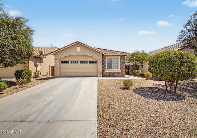 Photo 3 of Single family home for sale at 961 W Capulin Trl, San Tan Valley, AZ 85140 | MLS# 7069366 | Listing updated on 2026-10-04