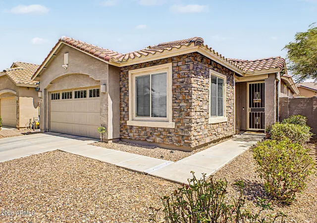 Photo 1 of Single family home for sale at 961 W Capulin Trl, San Tan Valley, AZ 85140 | MLS# 7069366 | Listing updated on 2026-10-04