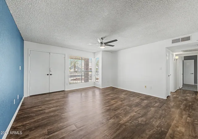 Photo 3 of Single family home for sale at 10433 W Laurie Ln, Peoria, AZ 85345 | MLS# 7069770 | Listing updated on 2026-09-14