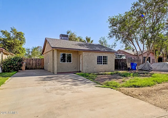 Photo 4 of Sale Pending at 811 E Edison Ave, Buckeye, AZ 85326 | MLS# 7068348 | Listing updated on 2026-09-03