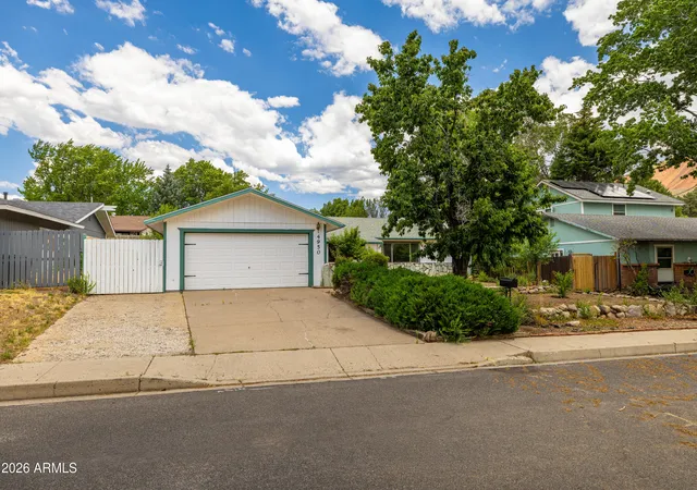 2nd image of 4950 E Broken Bow Dr, Flagstaff, AZ 86004 | MLS# 7068367