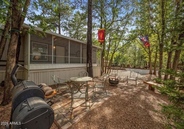 Photo 3 of Manufactured home for sale at 4079 Mark Twain Dr, Pinetop, AZ 85935 | MLS# 7068363 | Listing updated on 2026-10-09