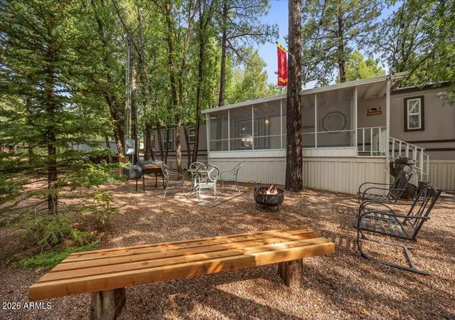 Photo 3 of Manufactured home for sale at 4079 Mark Twain Dr, Pinetop, AZ 85935 | MLS# 7068363 | Listing updated on 2026-10-09