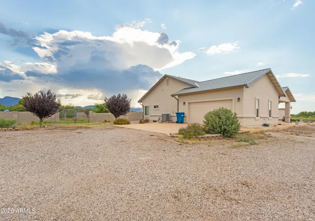 Photo 2 of Single family home for sale at 1920 S Grand Iss, Sierra Vista, AZ 85635 | MLS# 7070076 | Listing updated on 2026-08-25