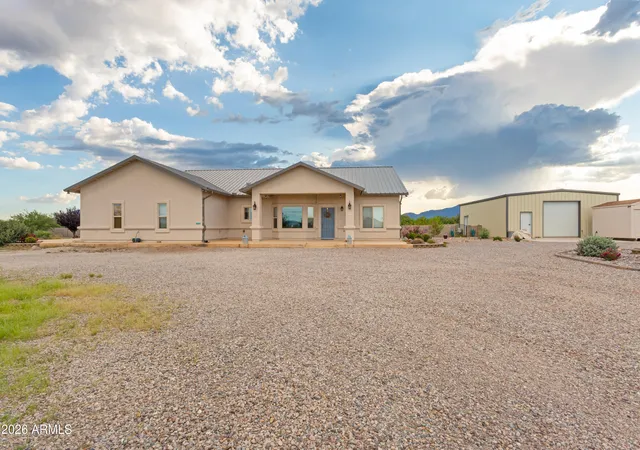 Photo 3 of Single family home for sale at 1920 S Grand Iss, Sierra Vista, AZ 85635 | MLS# 7070076 | Listing updated on 2026-08-25